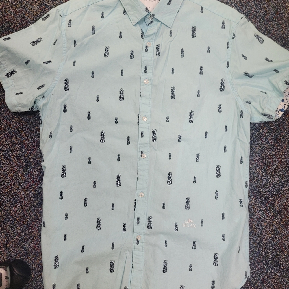 Denim & Flower Light Blue Short-Sleeve Button-Down with Navy Pineapple Print